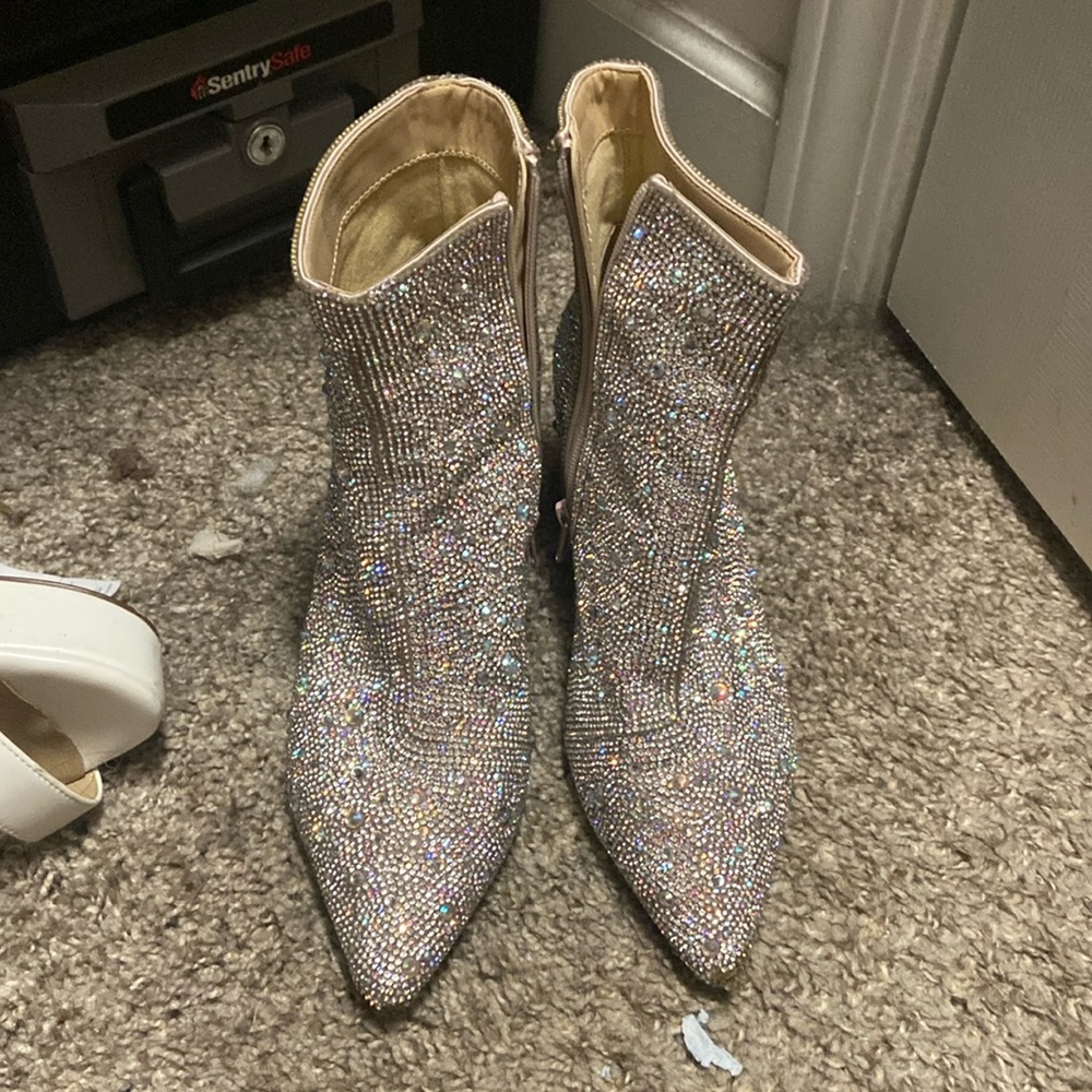 Betsy Johnson Kyla boots